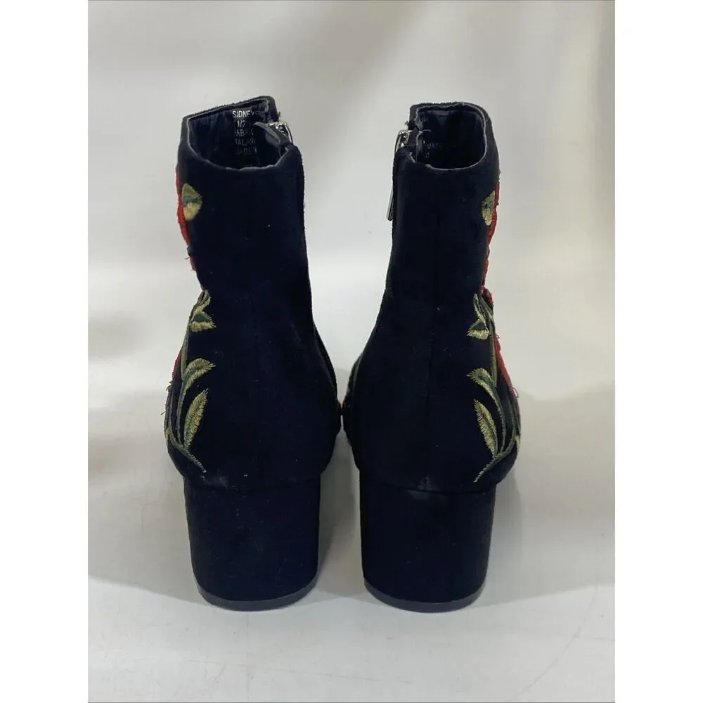 Comfortview Women's Sidney Bootie Embroidered Red Roses Black Velour Sz 7.5 Wide - Picture 12 of 14